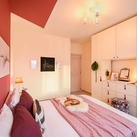 Flamingo Rainbow Apartment