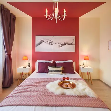 Flamingo Rainbow Apartment