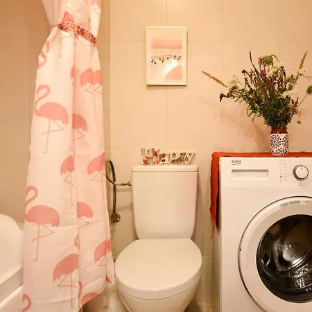 Flamingo Rainbow Apartment Bucharest